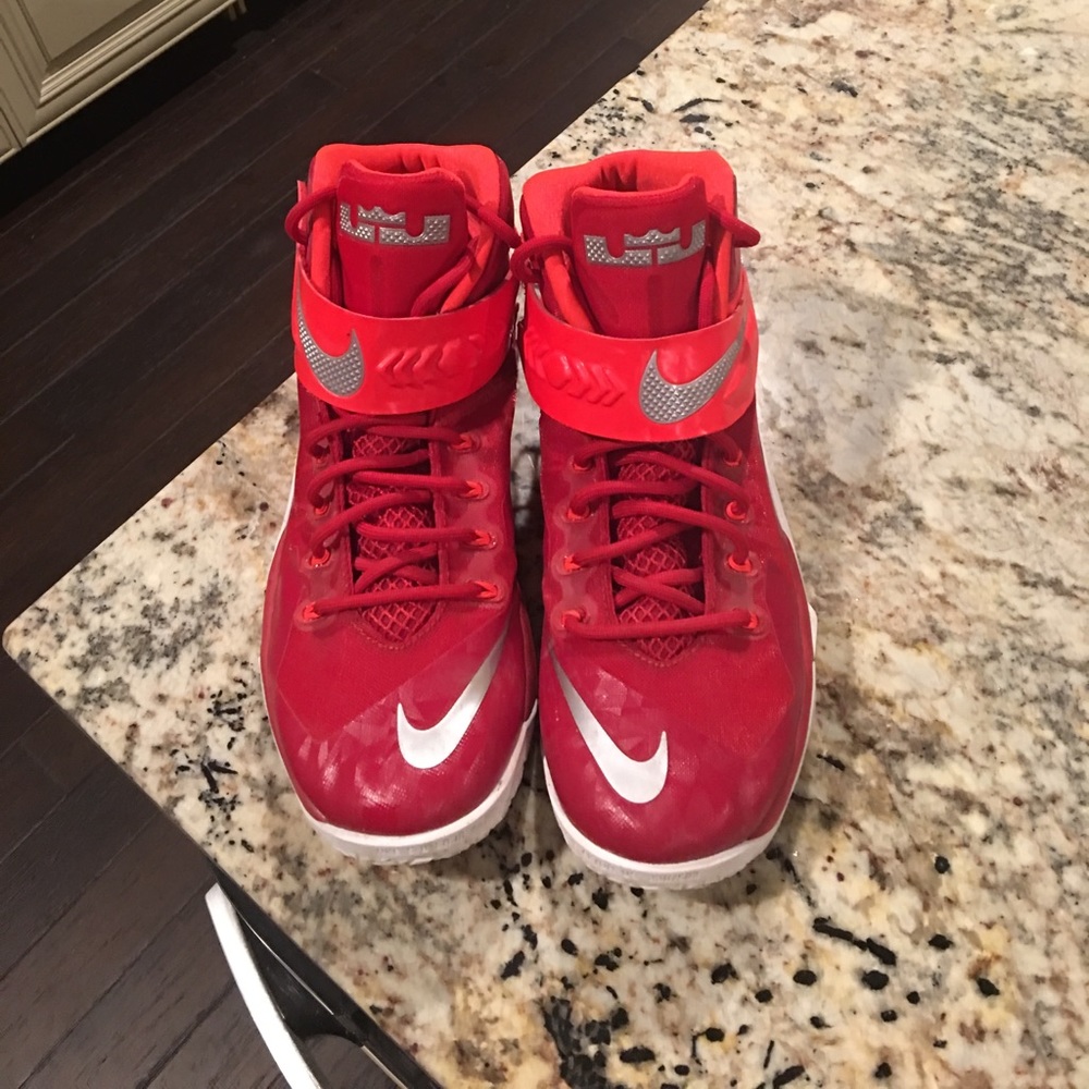 LeBron soldier 8